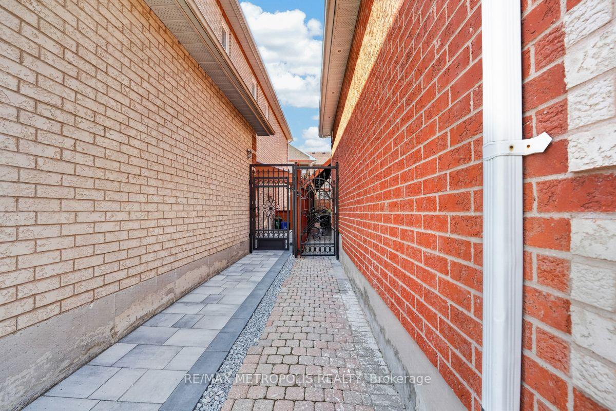 Photo 24 of Unit BSMT, 32 Summerlea Street, Markham, Middlefield — HOMEH