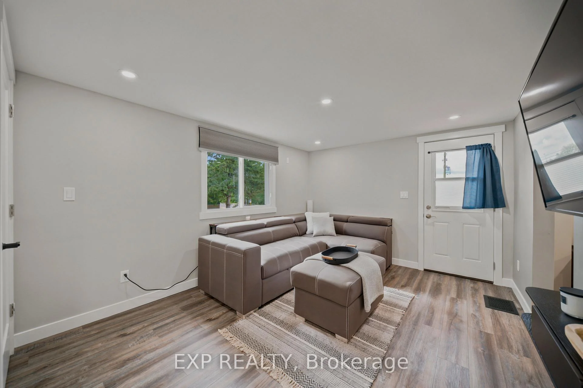Photo 10 of 3460 St Joseph Boulevard, Ottawa, Fallingbrook/Ridgemount — HOMEH