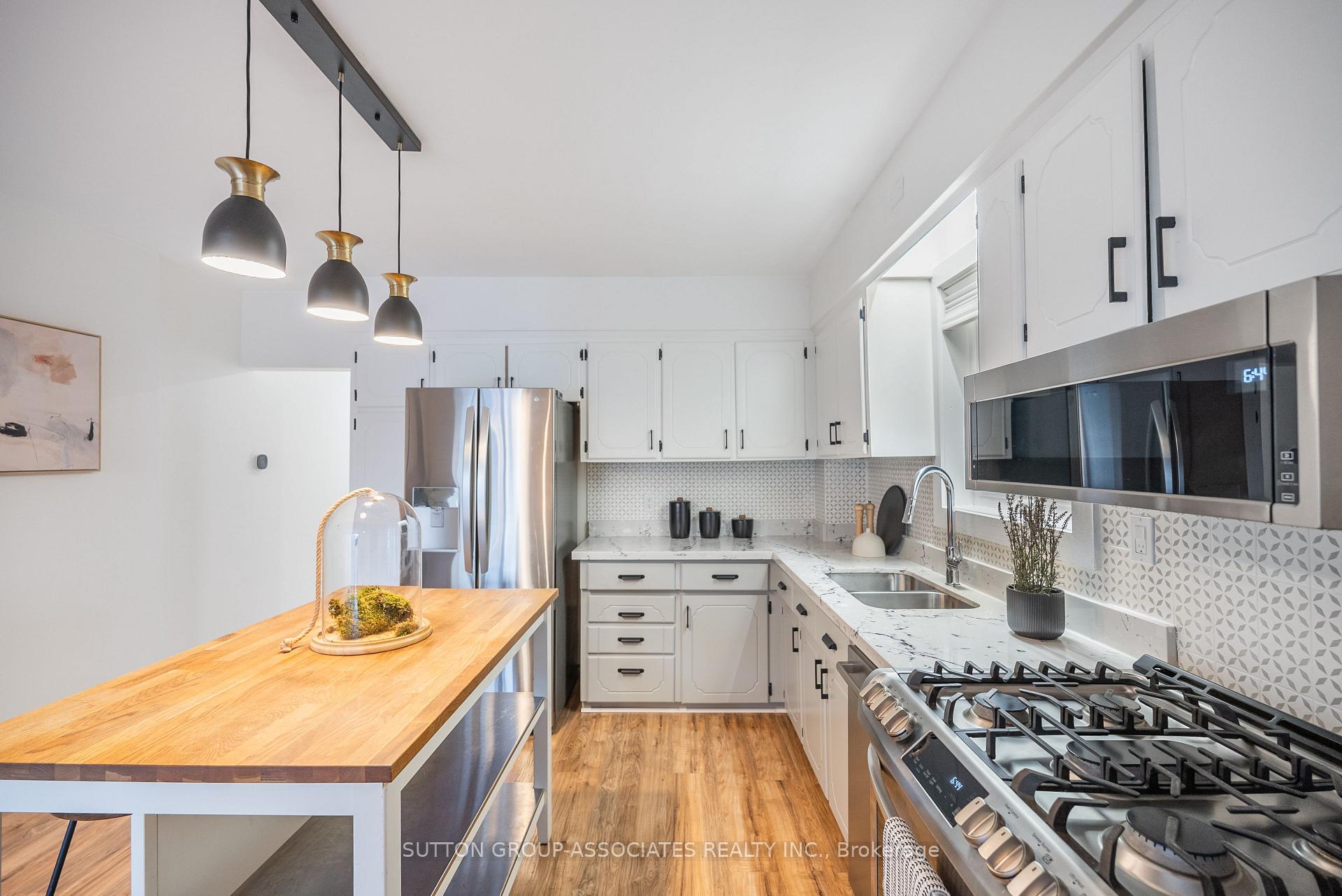 Photo 7 of 10 Innes Avenue, Toronto, Corso Italia-Davenport — HOMEH