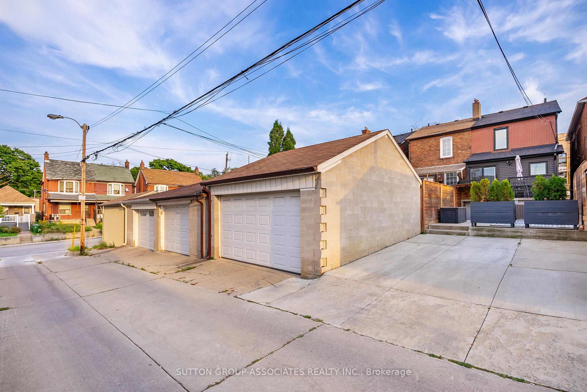 Photo 17 of 10 Innes Avenue, Toronto, Corso Italia-Davenport — HOMEH