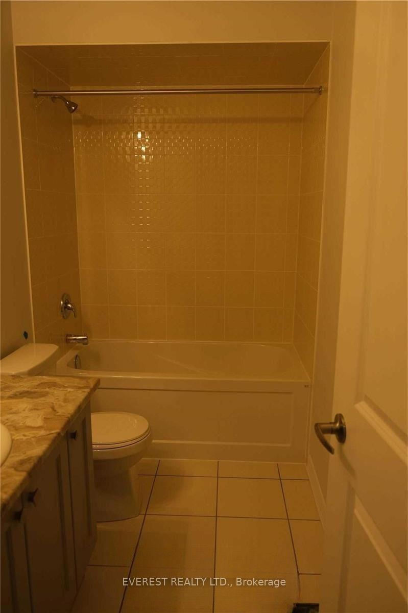Photo 11 of 40 Savino Drive, Brampton, Heart Lake West — HOMEH