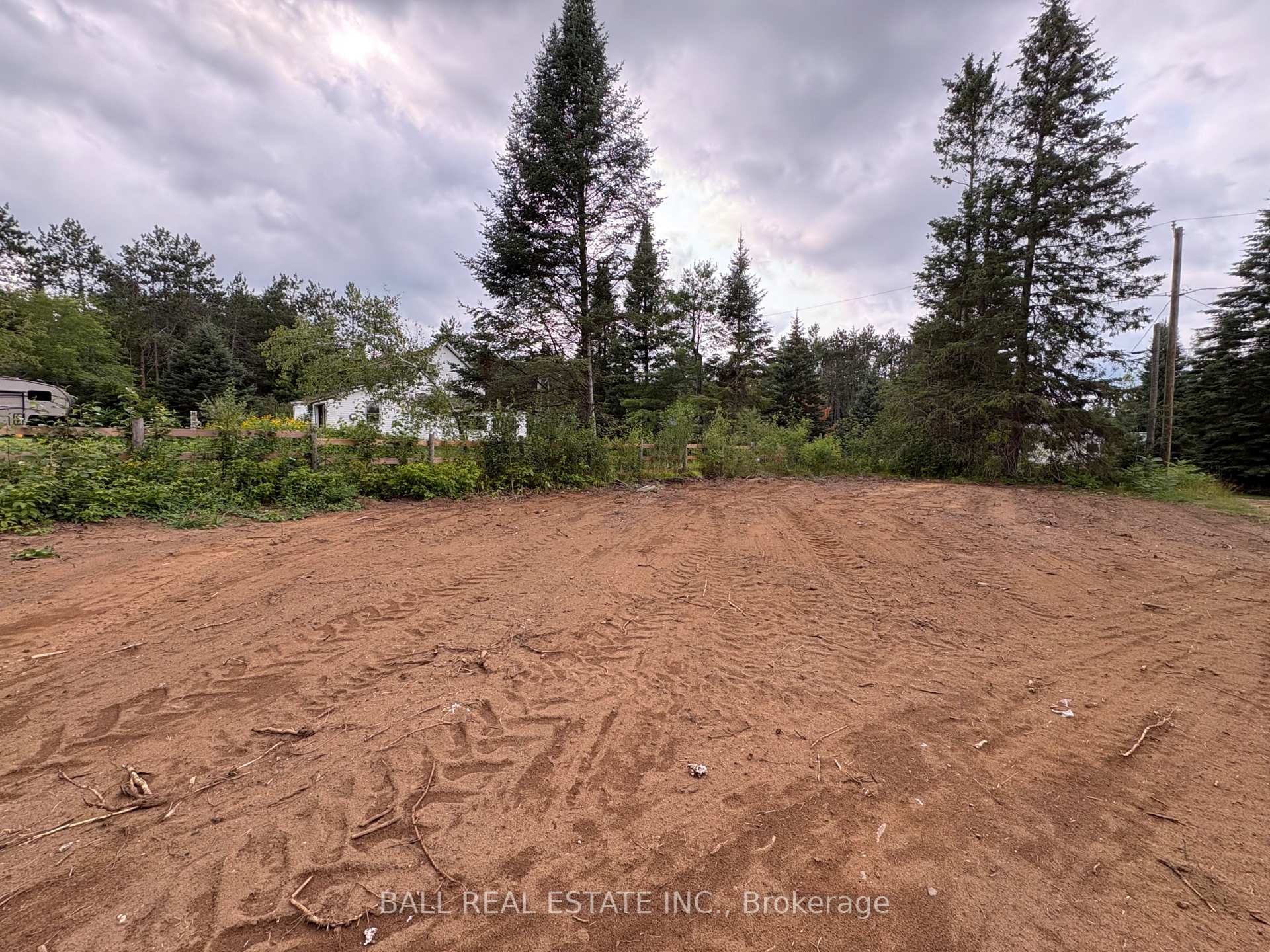 Photo 3 of The Avenue, Kawartha Lakes, Kinmount — HOMEH