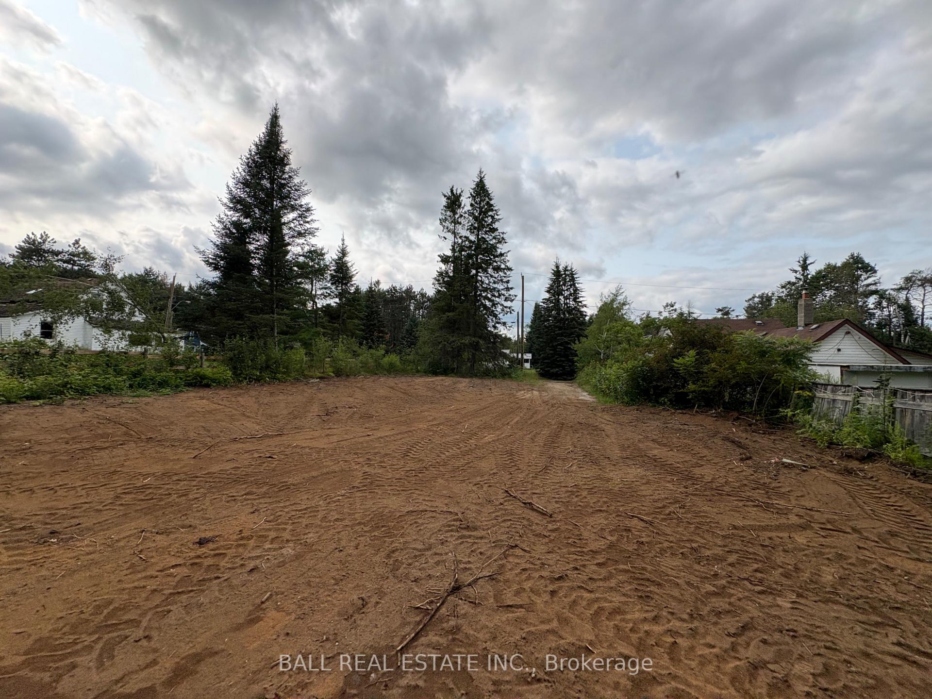 Photo 10 of The Avenue, Kawartha Lakes, Kinmount — HOMEH