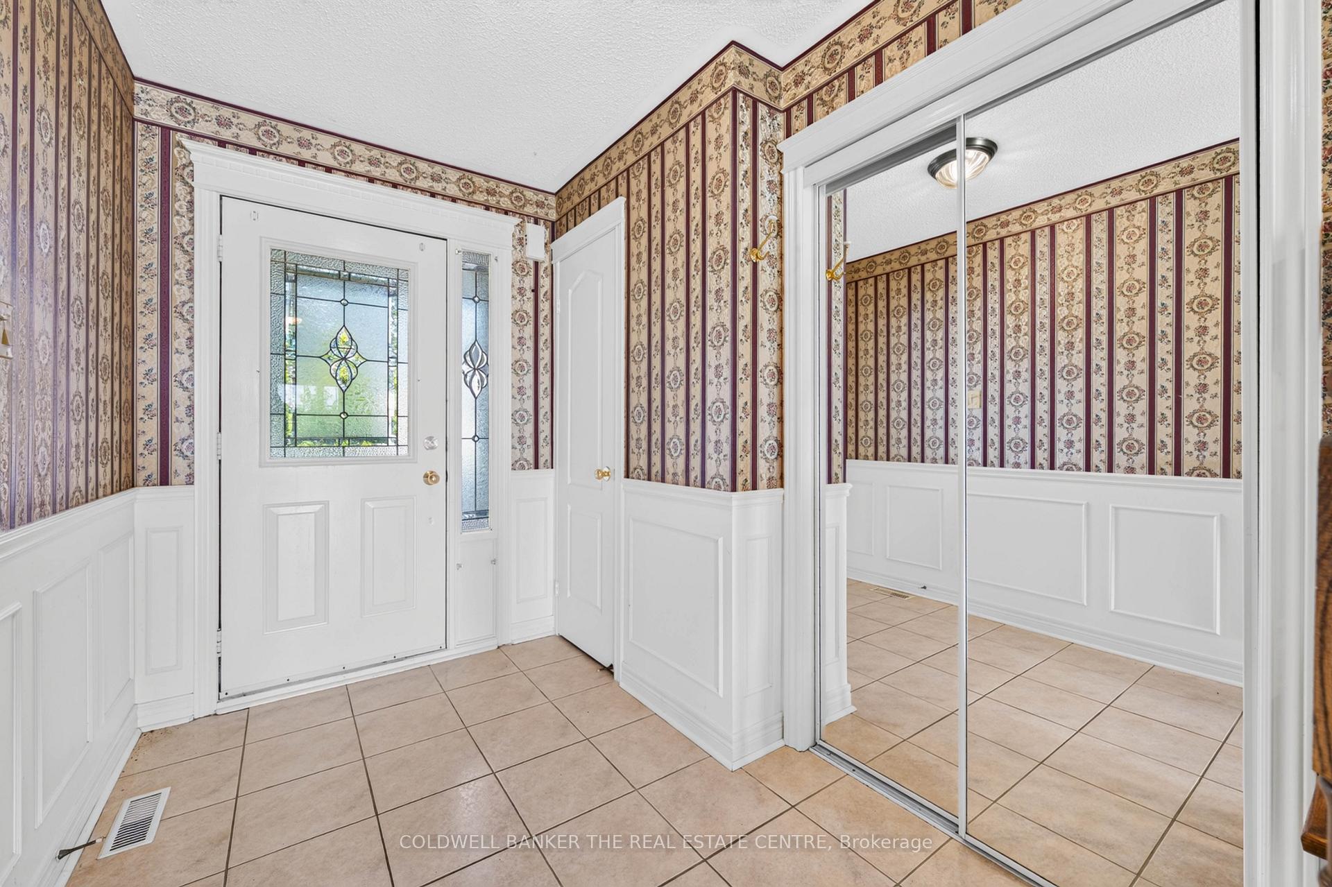 Photo 3 of 14 Milloy Place, Aurora, Aurora Grove — HOMEH