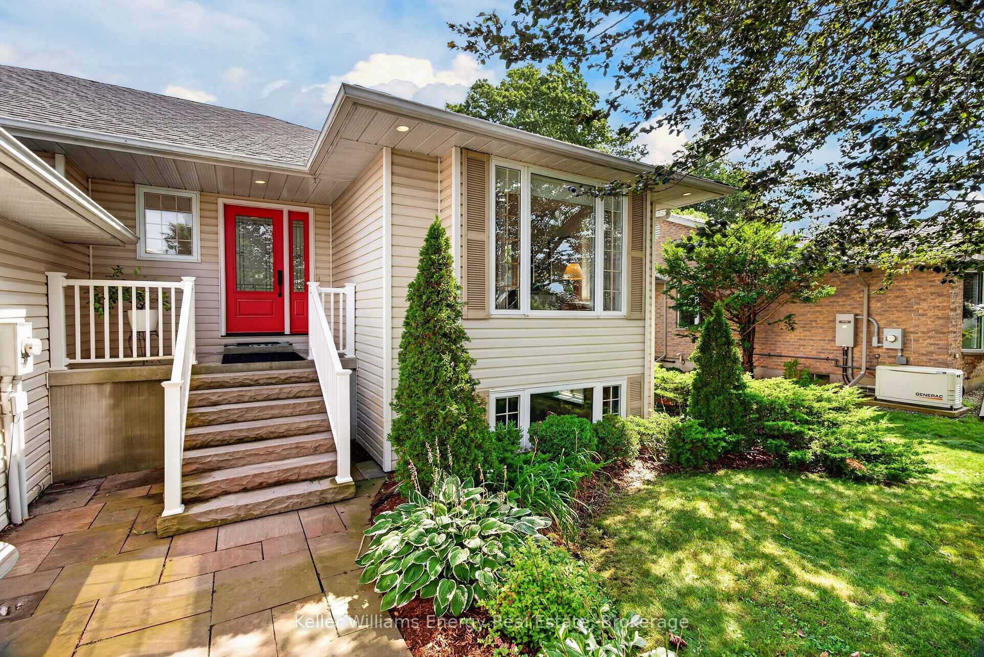 Photo 2 of 89 Westwind Crescent, Prince Edward County, Wellington Ward — HOMEH