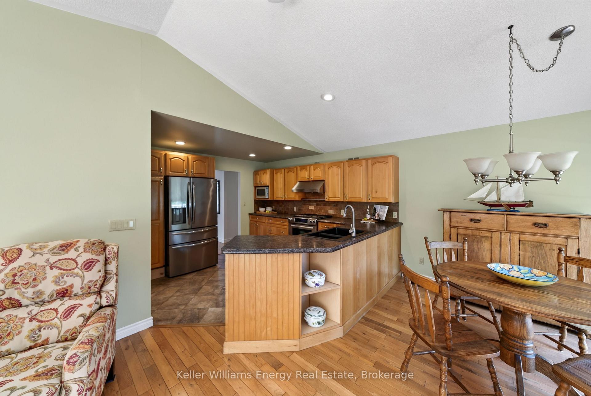 Photo 12 of 89 Westwind Crescent, Prince Edward County, Wellington Ward — HOMEH