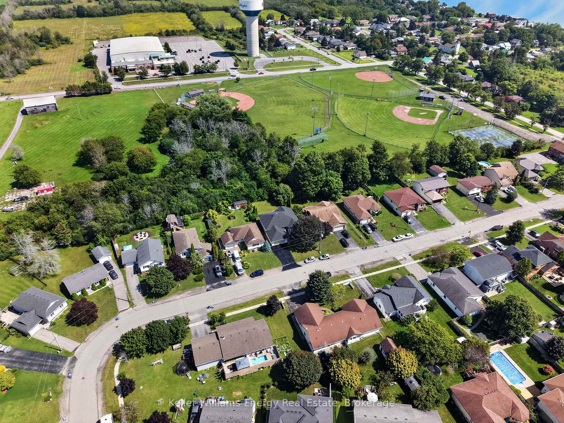 Photo 38 of 89 Westwind Crescent, Prince Edward County, Wellington Ward — HOMEH