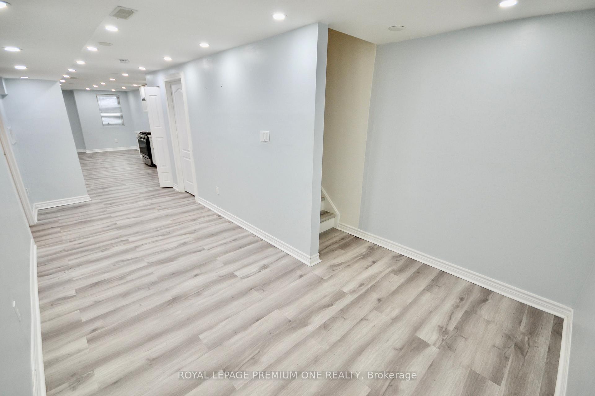 Photo 4 of 465 Kleinburg Summit Way, Vaughan, Kleinburg — HOMEH