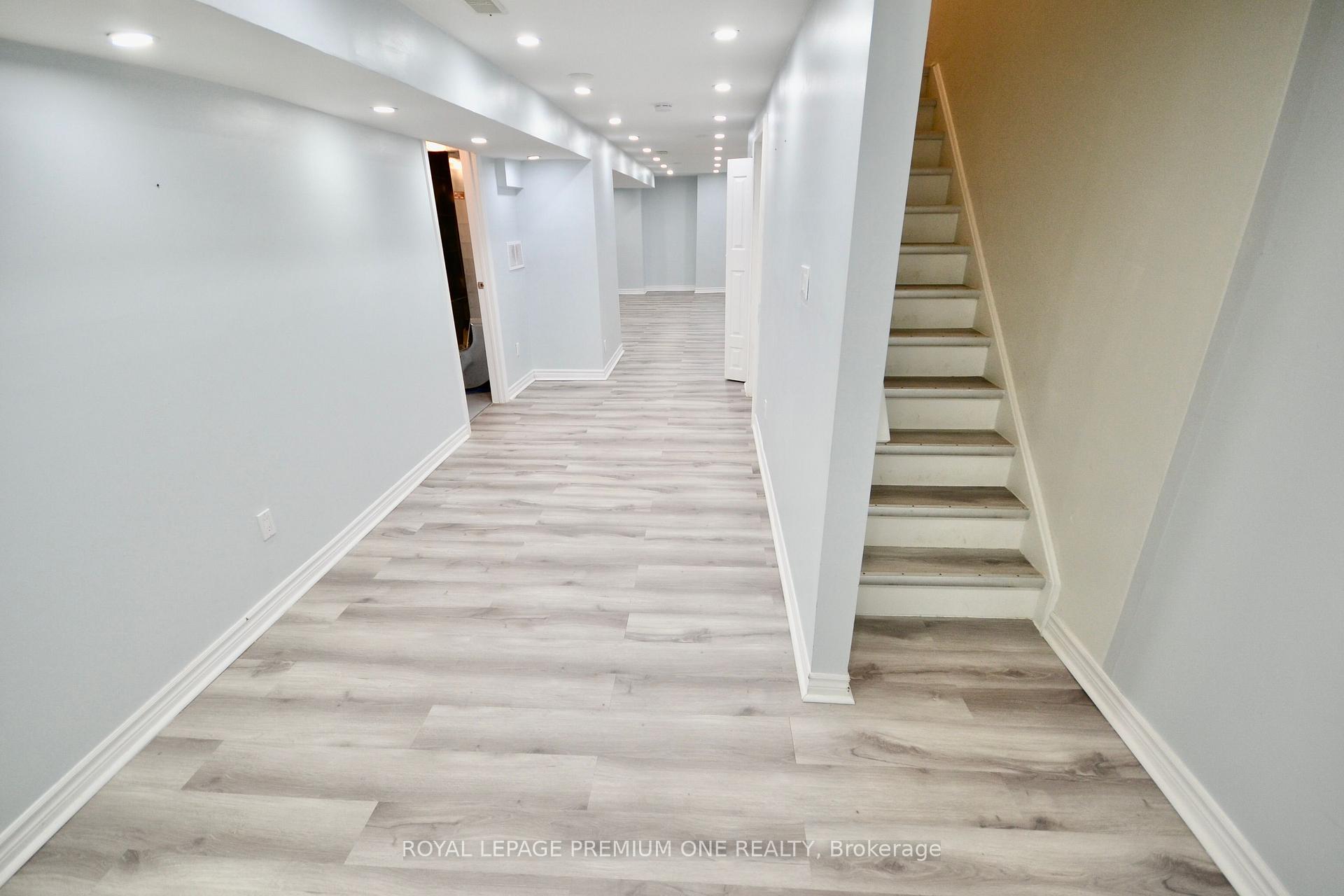 Photo 5 of 465 Kleinburg Summit Way, Vaughan, Kleinburg — HOMEH