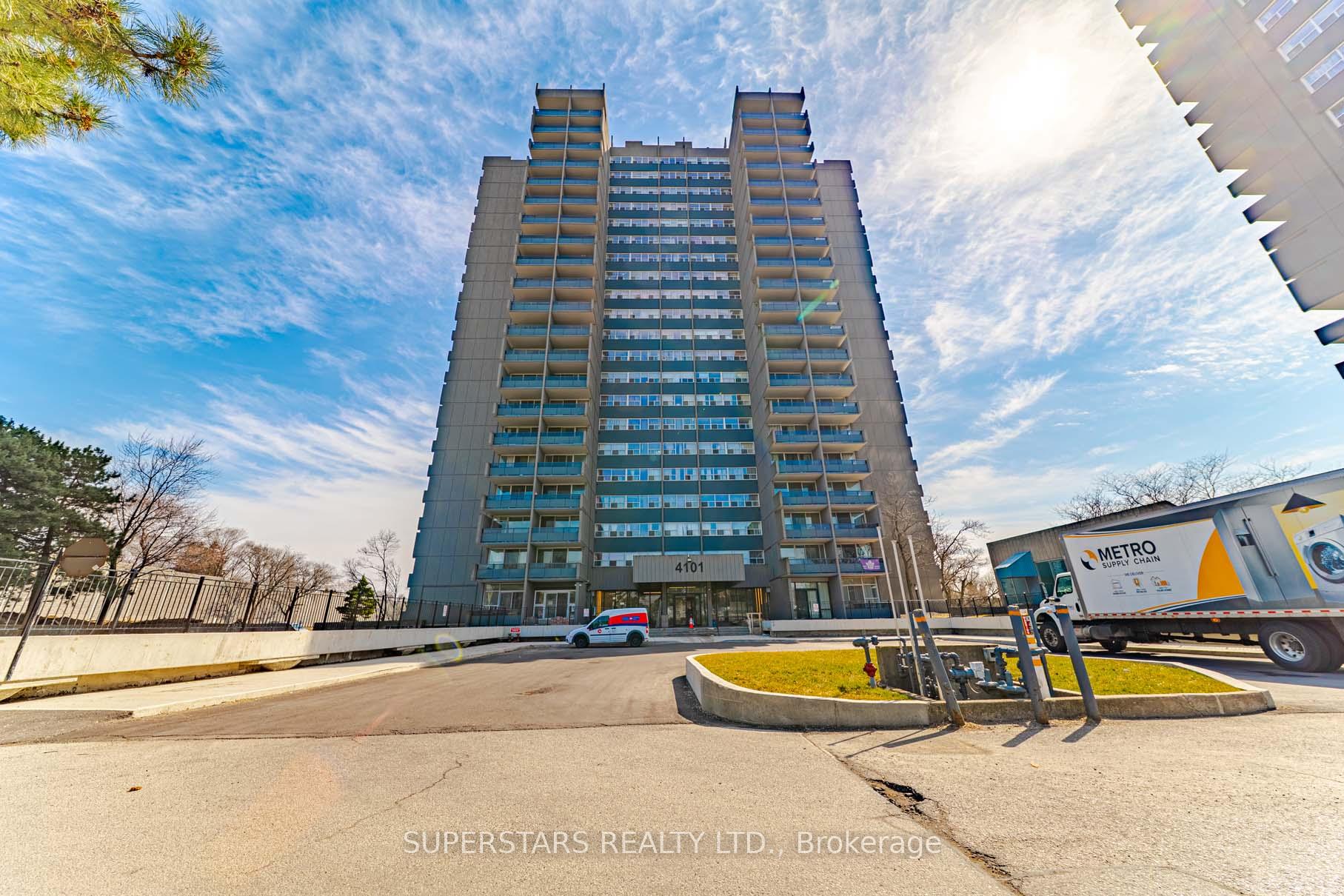 Front of Unit 1006, 4101 Sheppard Avenue E