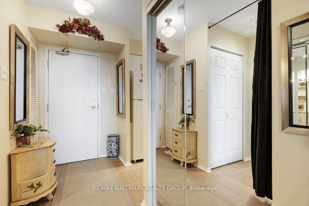 Photo 4 of Unit 1006, 545 St Laurent Boulevard, Ottawa, Viscount Alexander Park — HOMEH