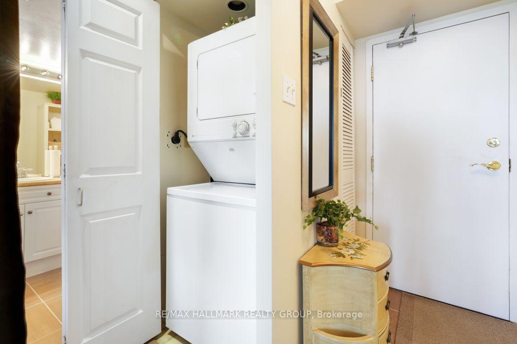 Photo 6 of Unit 1006, 545 St Laurent Boulevard, Ottawa, Viscount Alexander Park — HOMEH