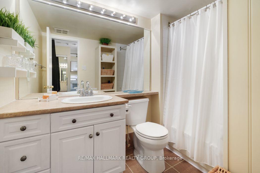 Photo 7 of Unit 1006, 545 St Laurent Boulevard, Ottawa, Viscount Alexander Park — HOMEH