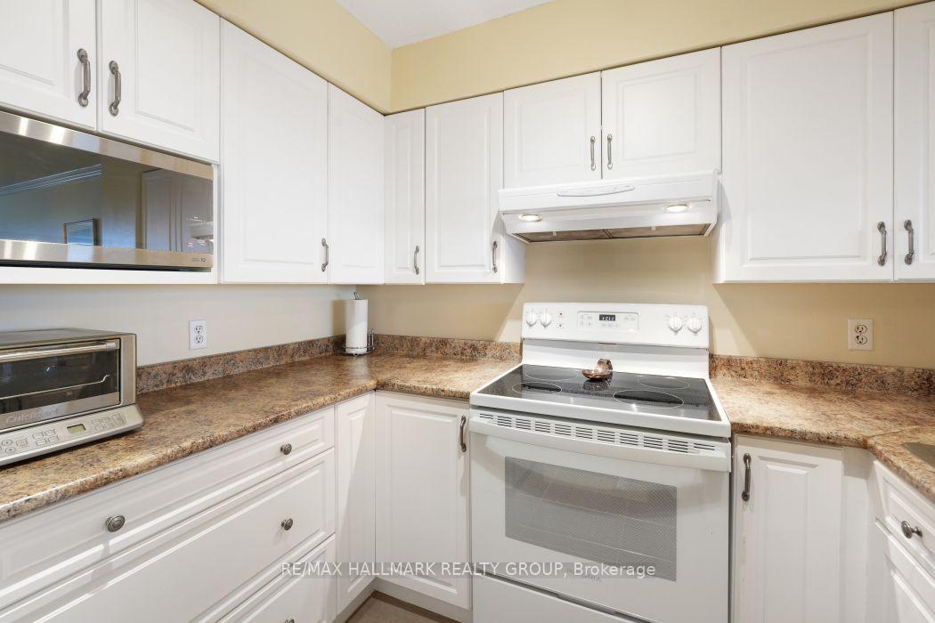 Photo 9 of Unit 1006, 545 St Laurent Boulevard, Ottawa, Viscount Alexander Park — HOMEH