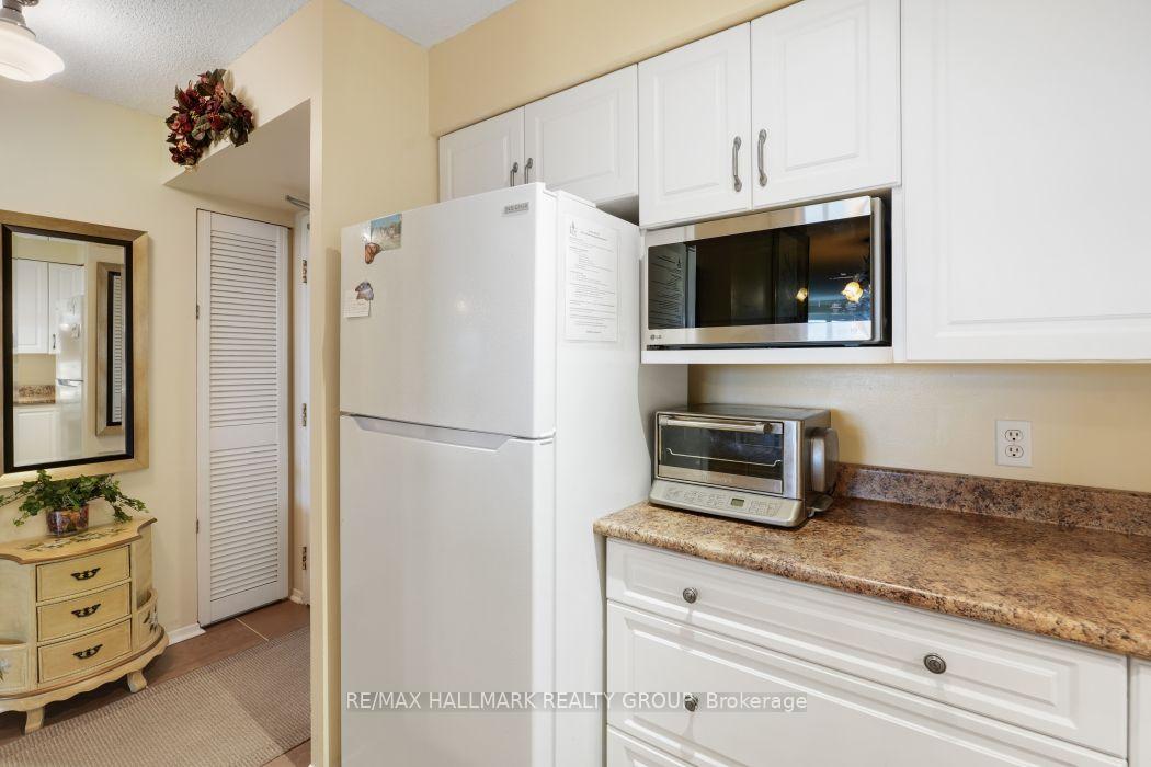 Photo 13 of Unit 1006, 545 St Laurent Boulevard, Ottawa, Viscount Alexander Park — HOMEH