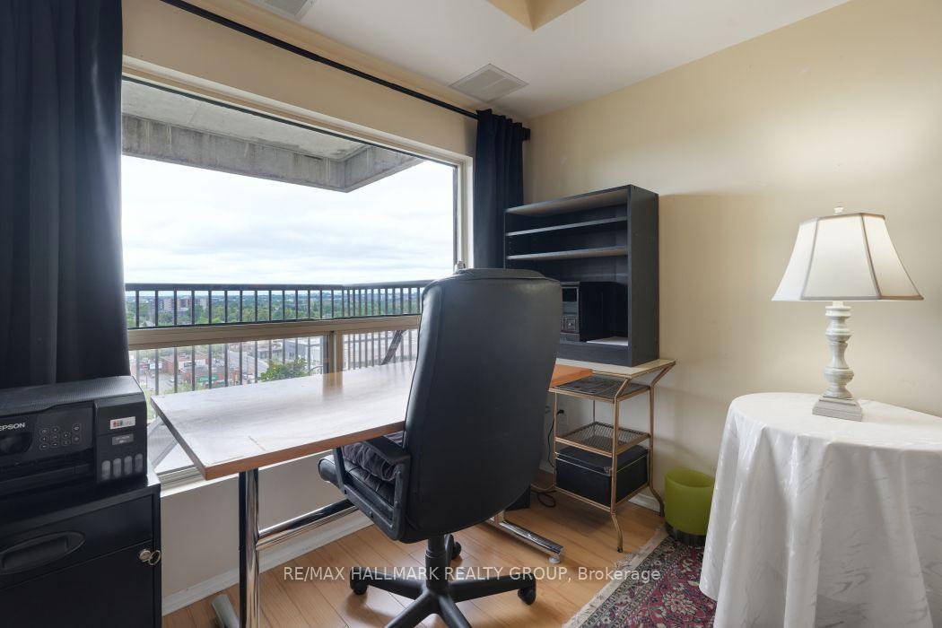 Photo 15 of Unit 1006, 545 St Laurent Boulevard, Ottawa, Viscount Alexander Park — HOMEH