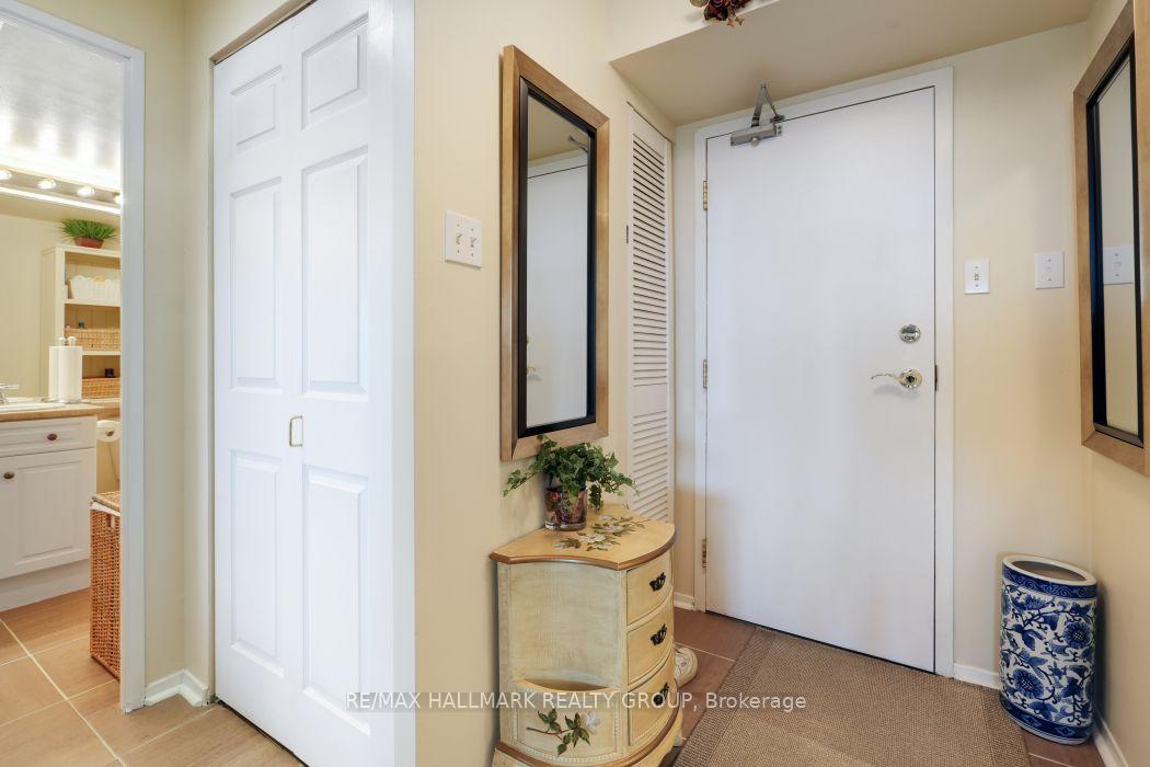 Photo 17 of Unit 1006, 545 St Laurent Boulevard, Ottawa, Viscount Alexander Park — HOMEH