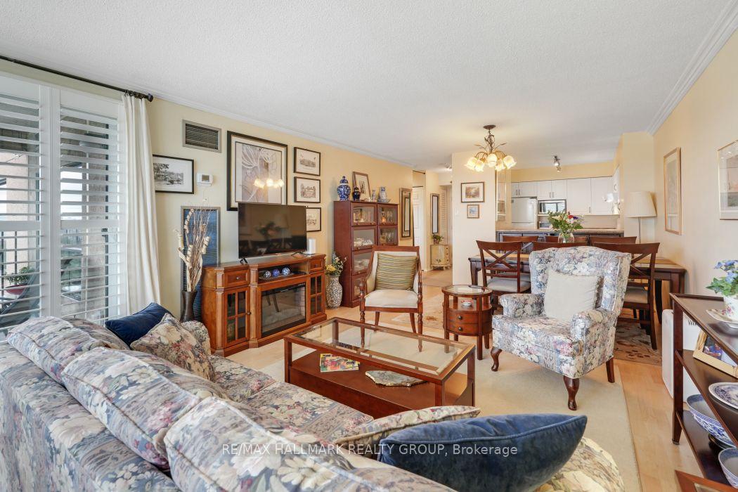 Photo 23 of Unit 1006, 545 St Laurent Boulevard, Ottawa, Viscount Alexander Park — HOMEH