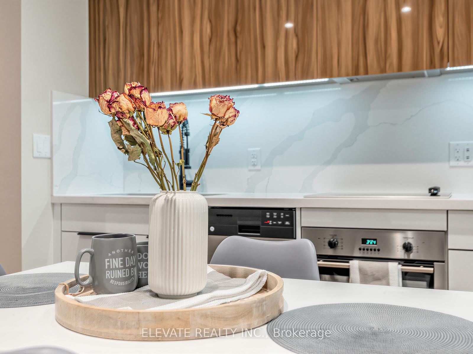 Photo 5 of Unit 229, 18 Uptown Drive, Markham, Unionville — HOMEH