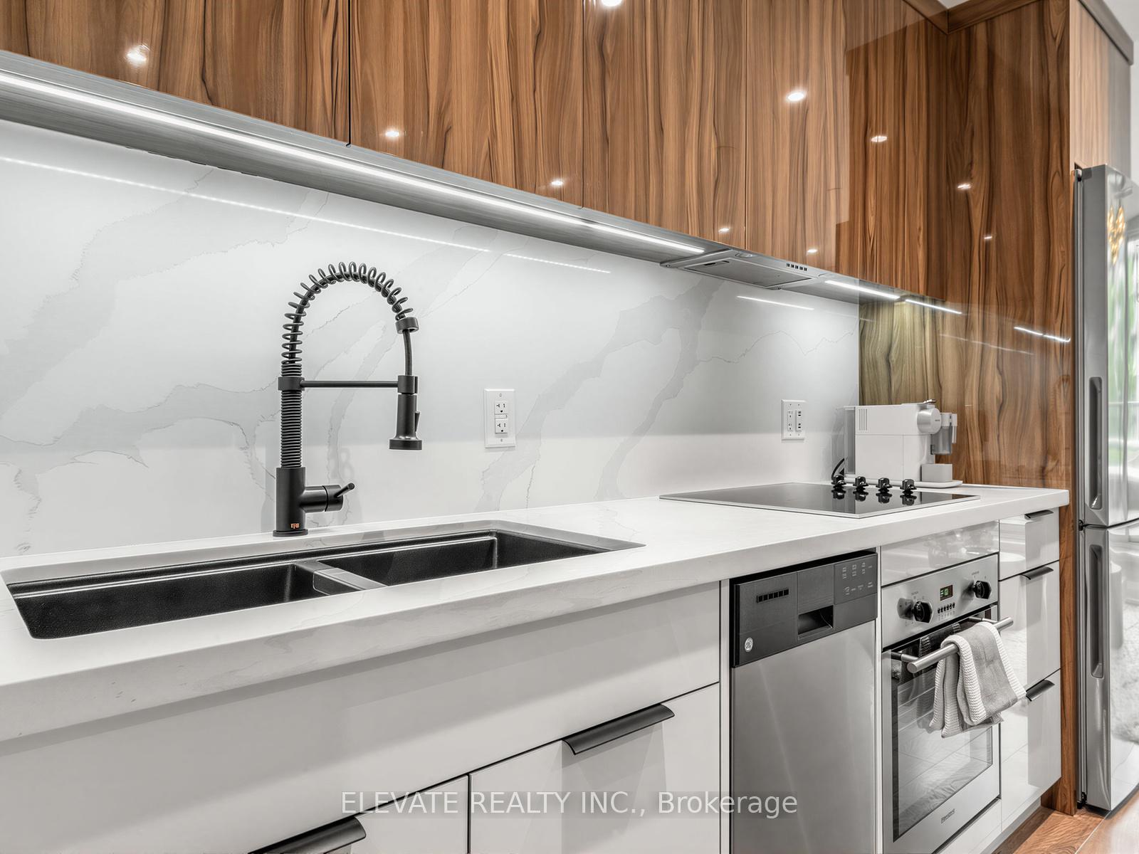 Photo 8 of Unit 229, 18 Uptown Drive, Markham, Unionville — HOMEH