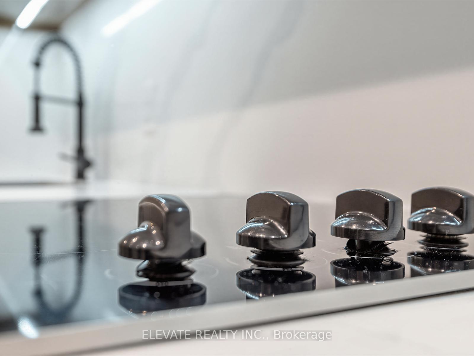 Photo 9 of Unit 229, 18 Uptown Drive, Markham, Unionville — HOMEH