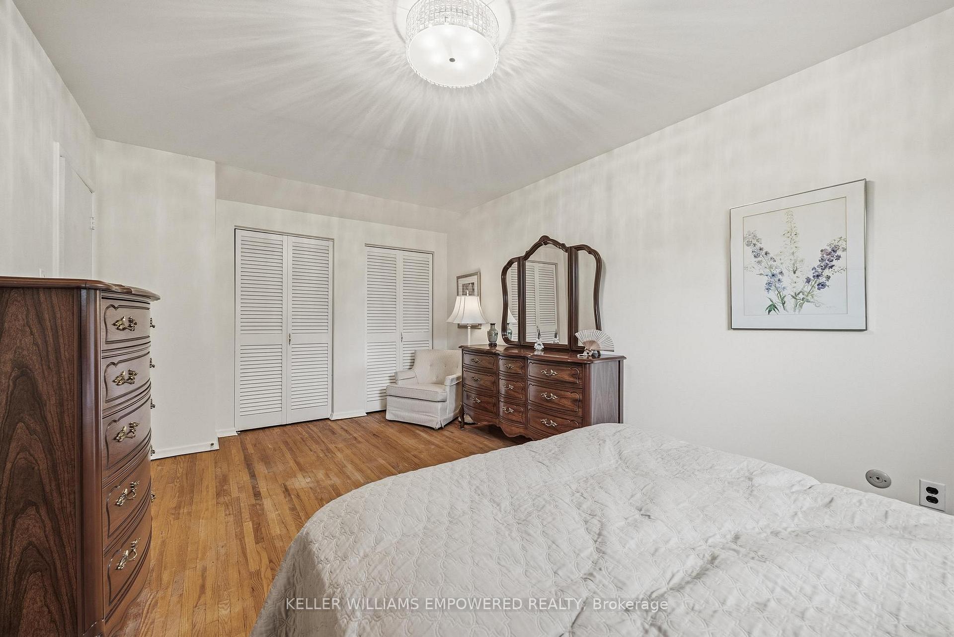 Photo 18 of 53 Neilson Drive, Etobicoke, Markland Wood — HOMEH