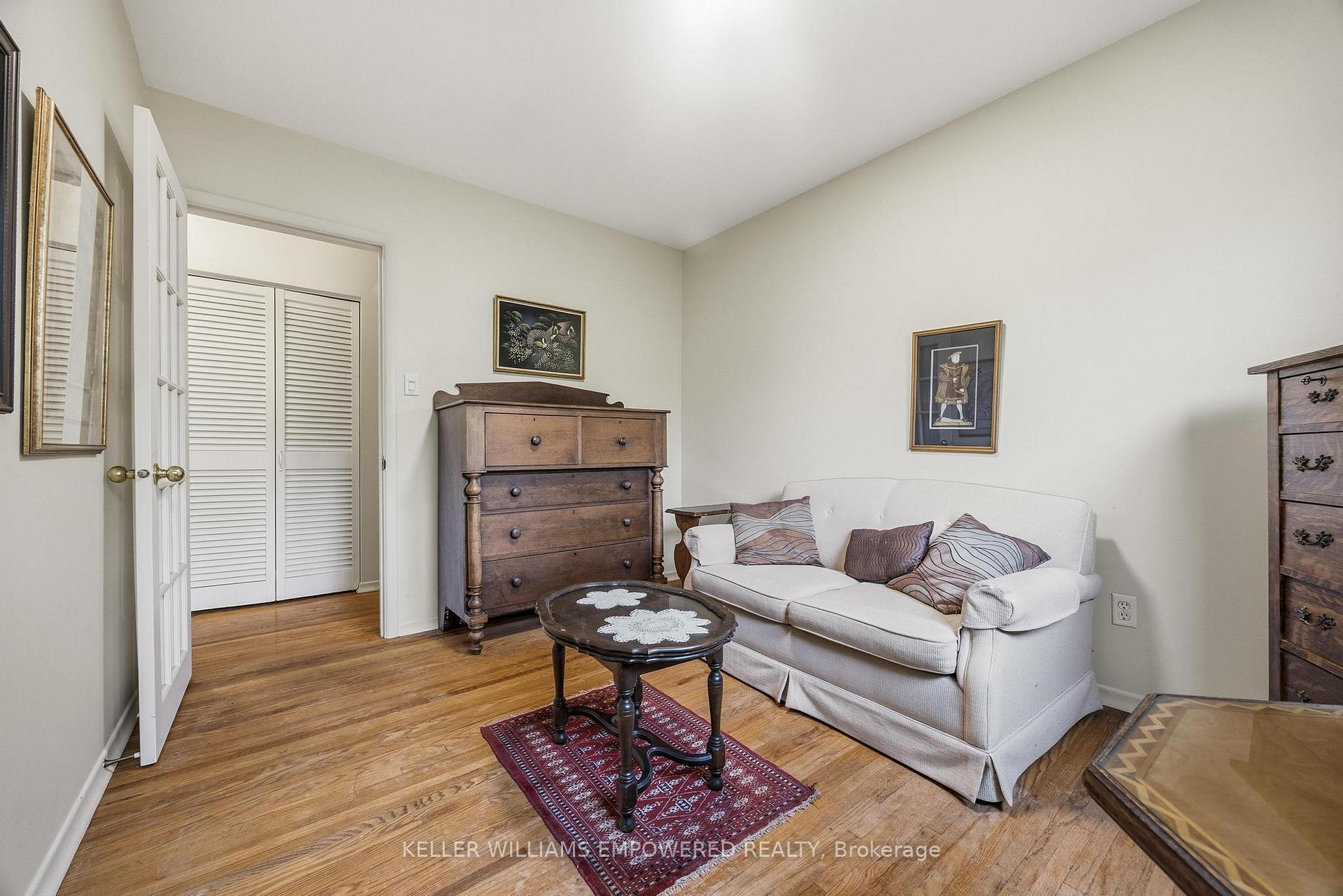 Photo 23 of 53 Neilson Drive, Etobicoke, Markland Wood — HOMEH