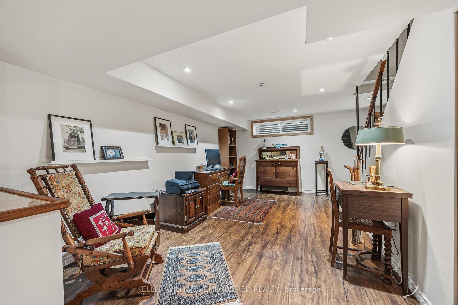 Photo 26 of 53 Neilson Drive, Etobicoke, Markland Wood — HOMEH