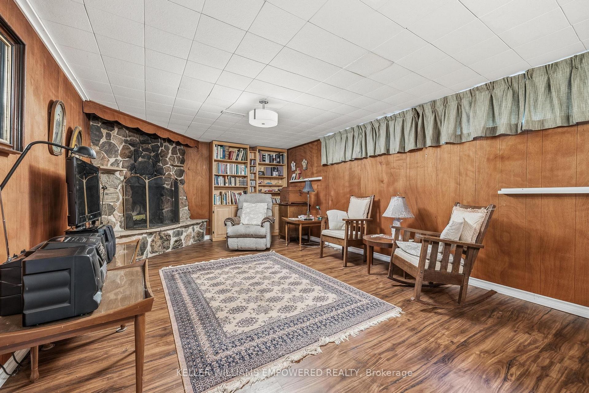 Photo 27 of 53 Neilson Drive, Etobicoke, Markland Wood — HOMEH
