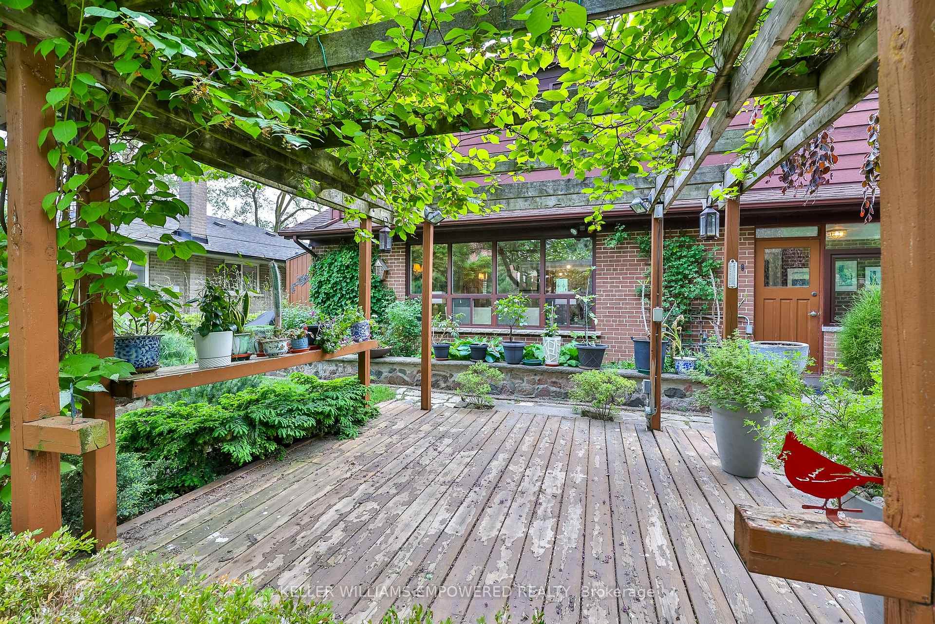 Photo 36 of 53 Neilson Drive, Etobicoke, Markland Wood — HOMEH