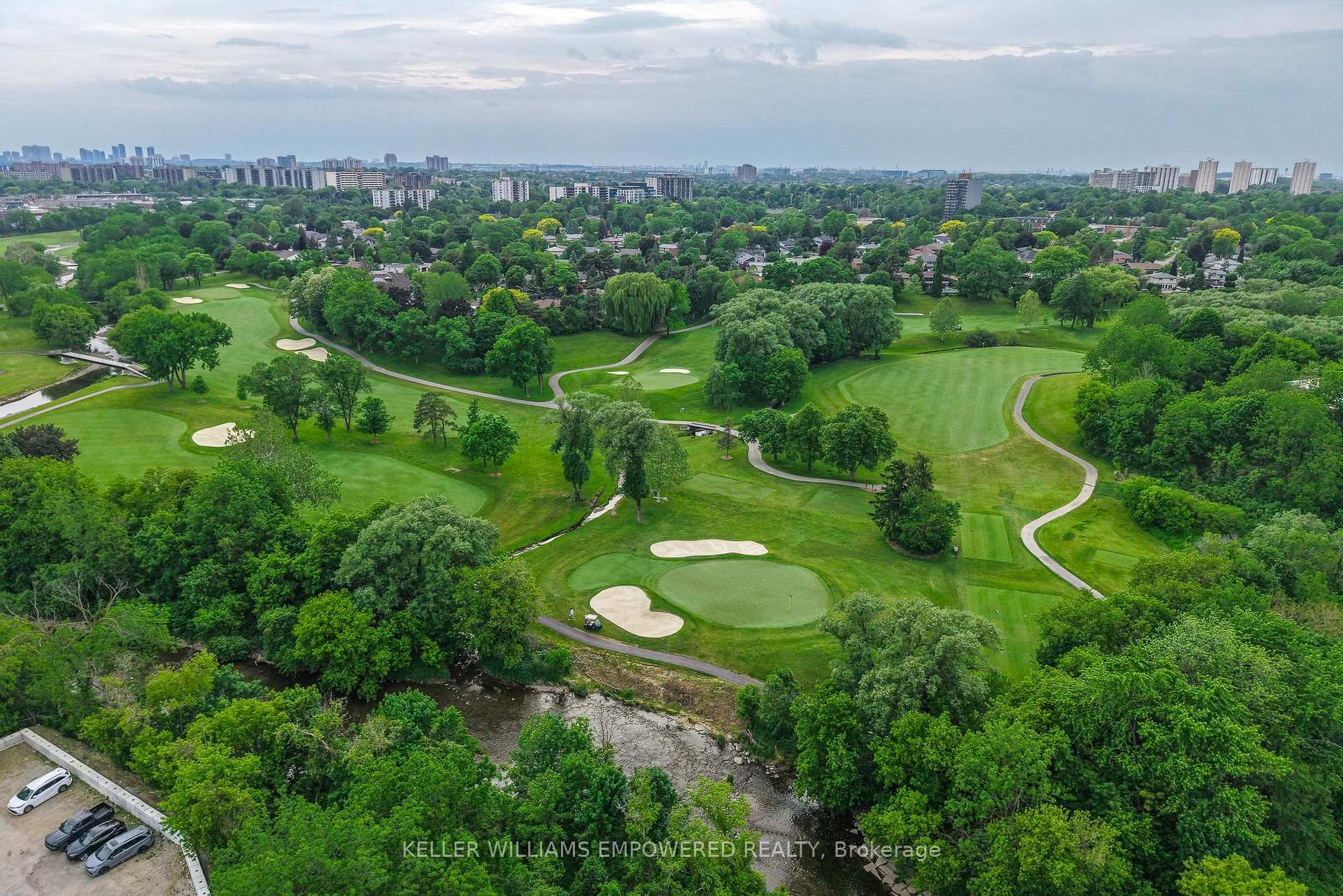 Photo 41 of 53 Neilson Drive, Etobicoke, Markland Wood — HOMEH