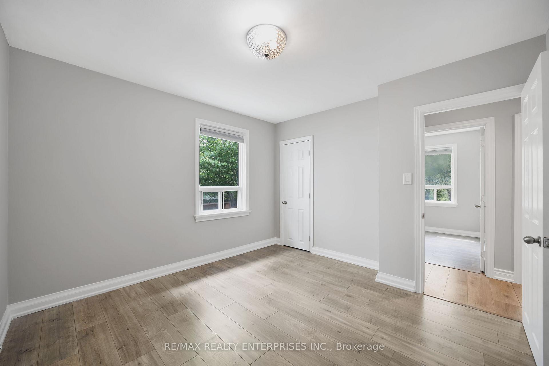 Photo 14 of 15 Delroy Drive, Etobicoke, Stonegate-Queensway — HOMEH
