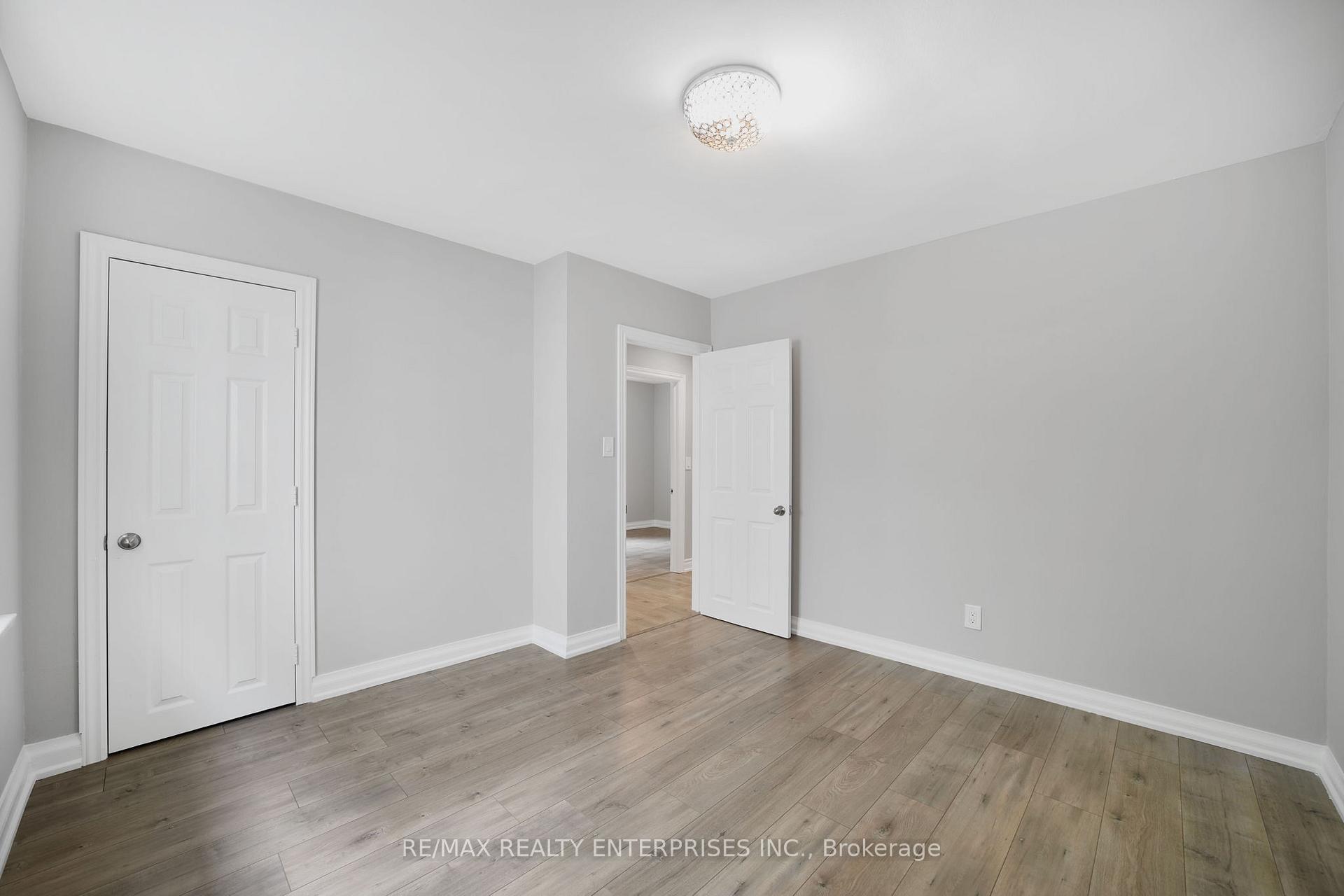 Photo 15 of 15 Delroy Drive, Etobicoke, Stonegate-Queensway — HOMEH