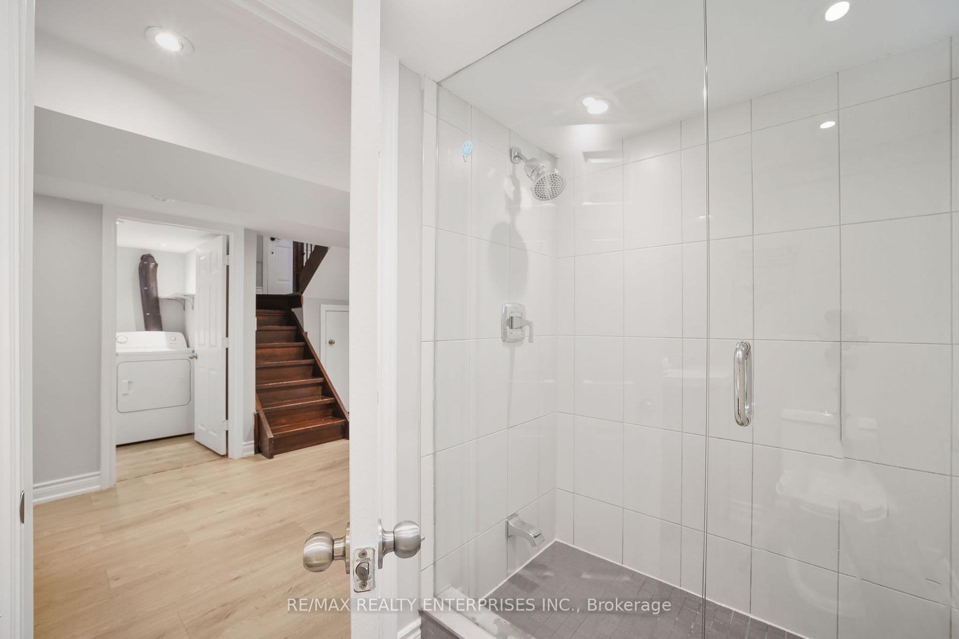 Photo 21 of 15 Delroy Drive, Etobicoke, Stonegate-Queensway — HOMEH
