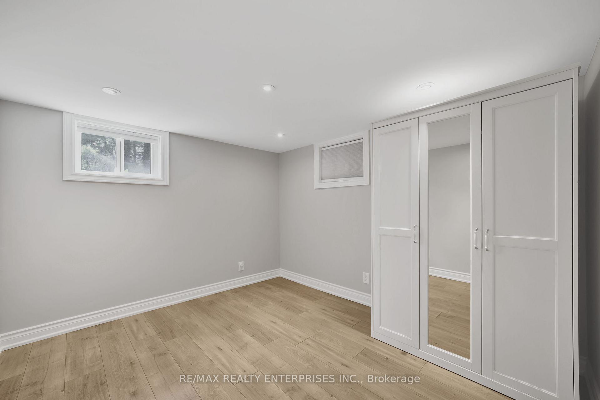 Photo 22 of 15 Delroy Drive, Etobicoke, Stonegate-Queensway — HOMEH