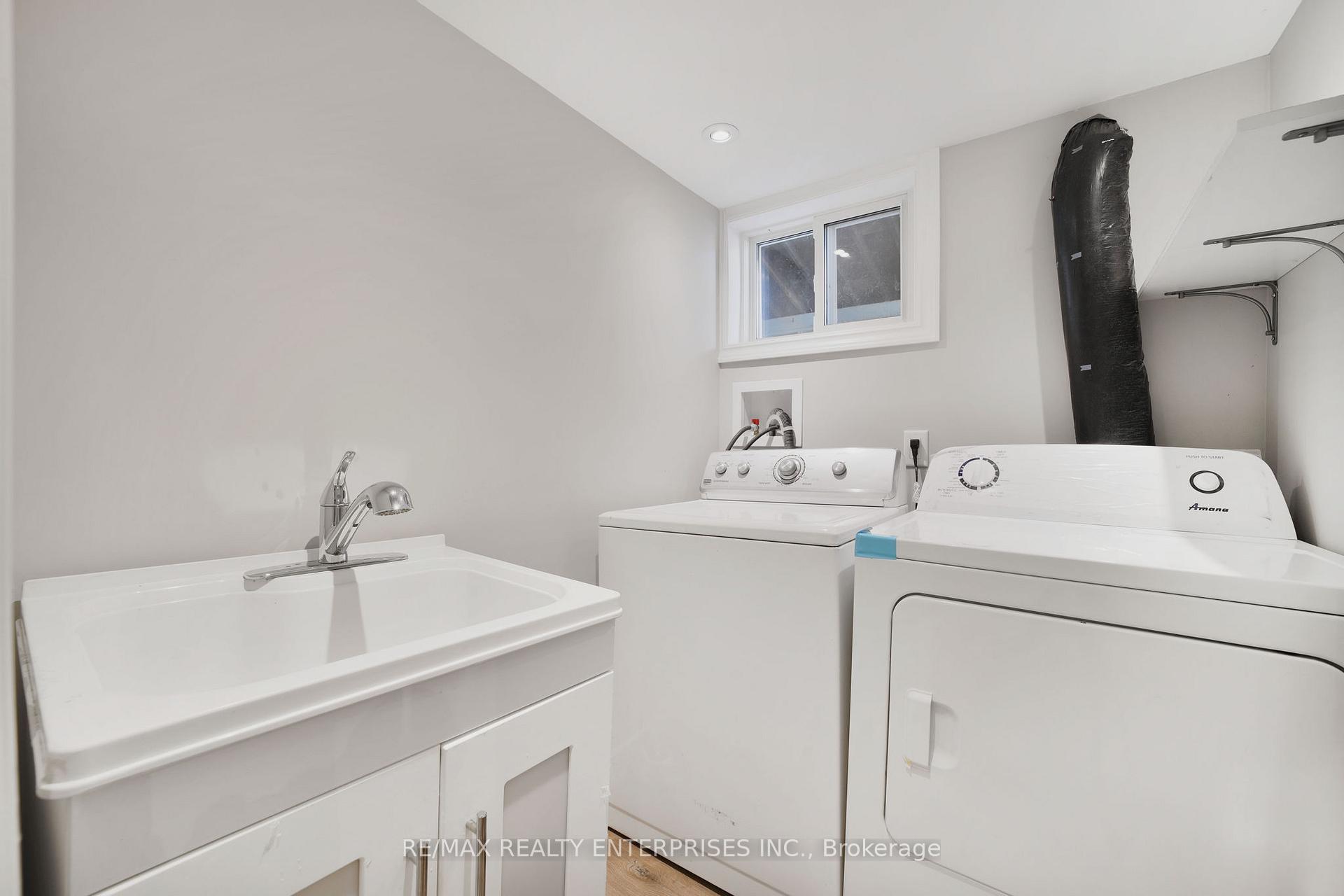 Photo 24 of 15 Delroy Drive, Etobicoke, Stonegate-Queensway — HOMEH