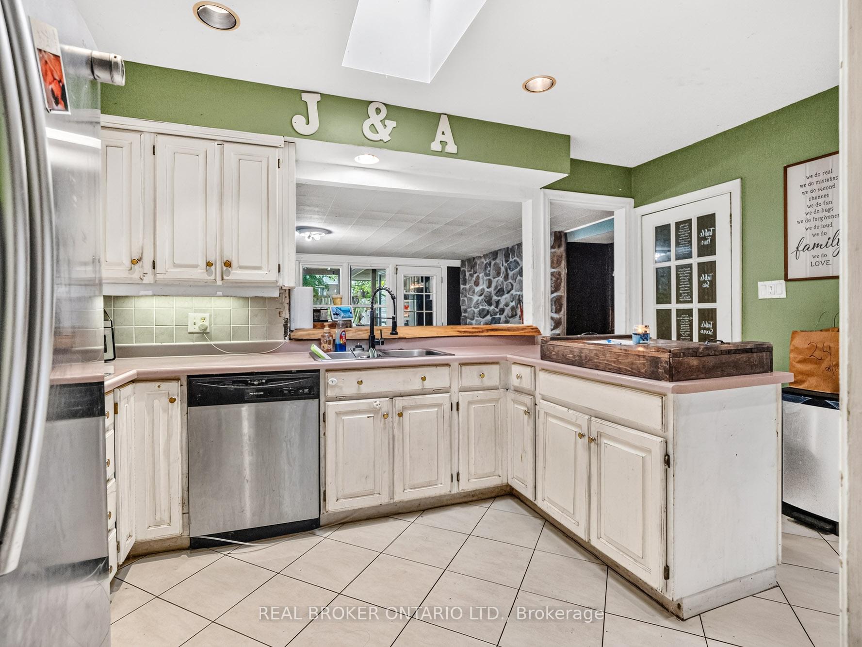 Photo 13 of 20 Alan Crescent, Pelham, Fonthill — HOMEH