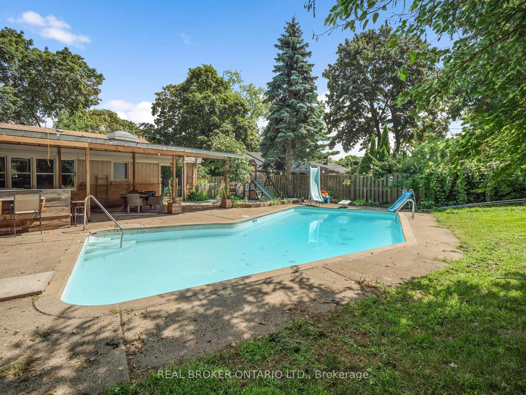 Photo 31 of 20 Alan Crescent, Pelham, Fonthill — HOMEH