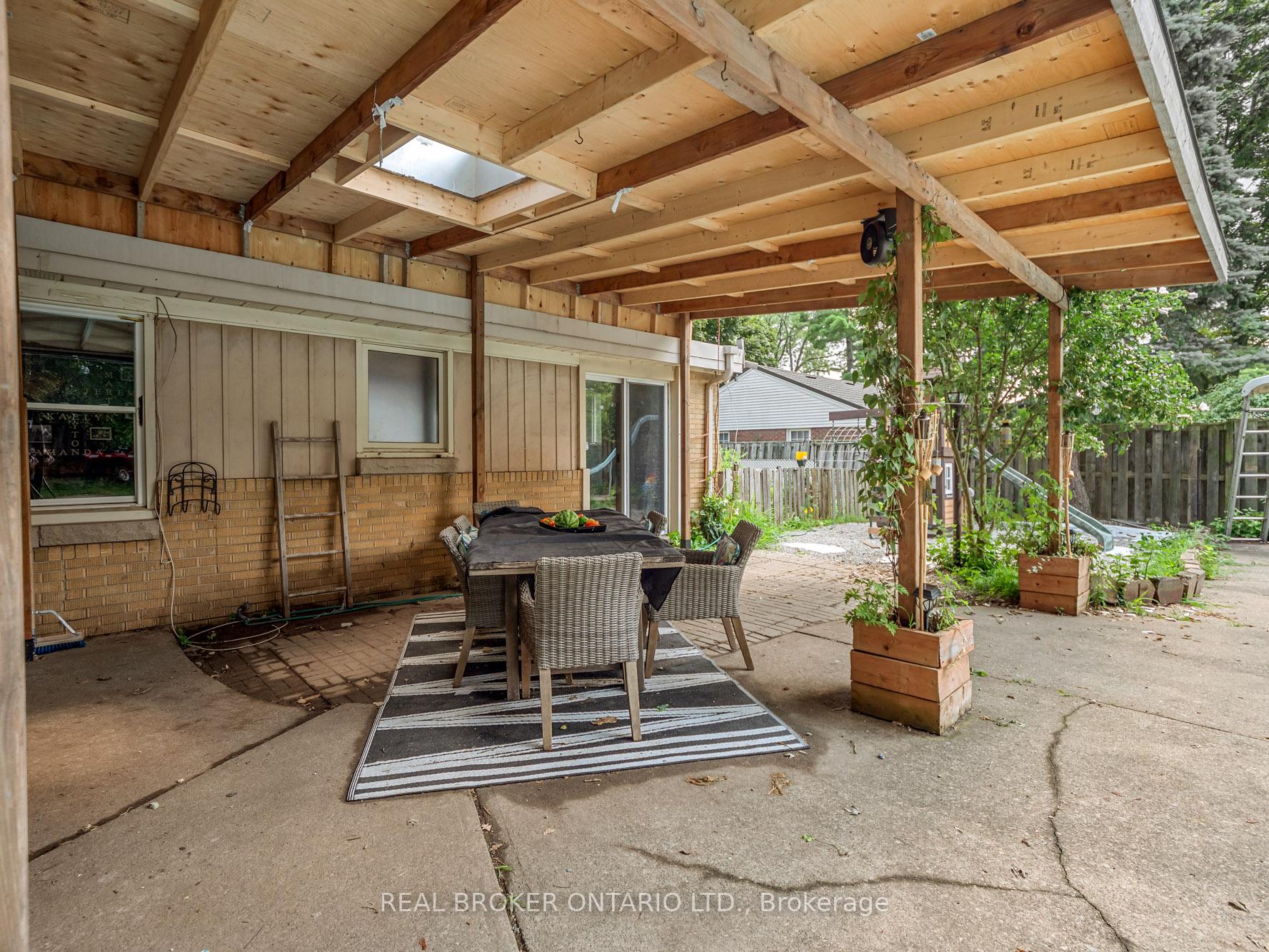 Photo 39 of 20 Alan Crescent, Pelham, Fonthill — HOMEH