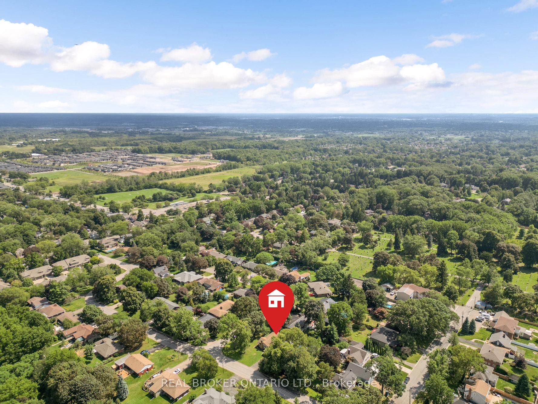 Photo 44 of 20 Alan Crescent, Pelham, Fonthill — HOMEH