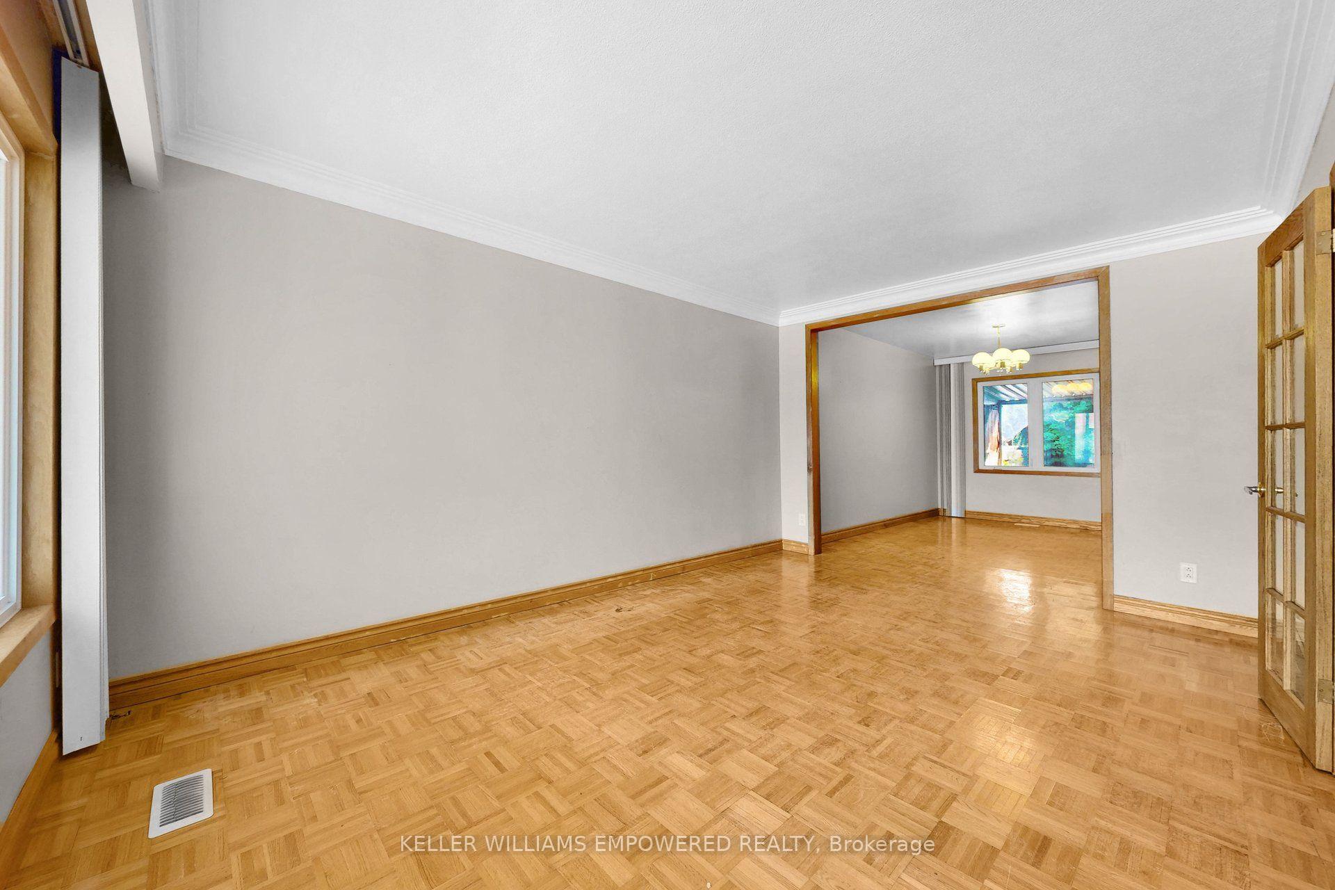 Photo 8 of 3 Hilldale Road, Toronto, Rockcliffe-Smythe — HOMEH