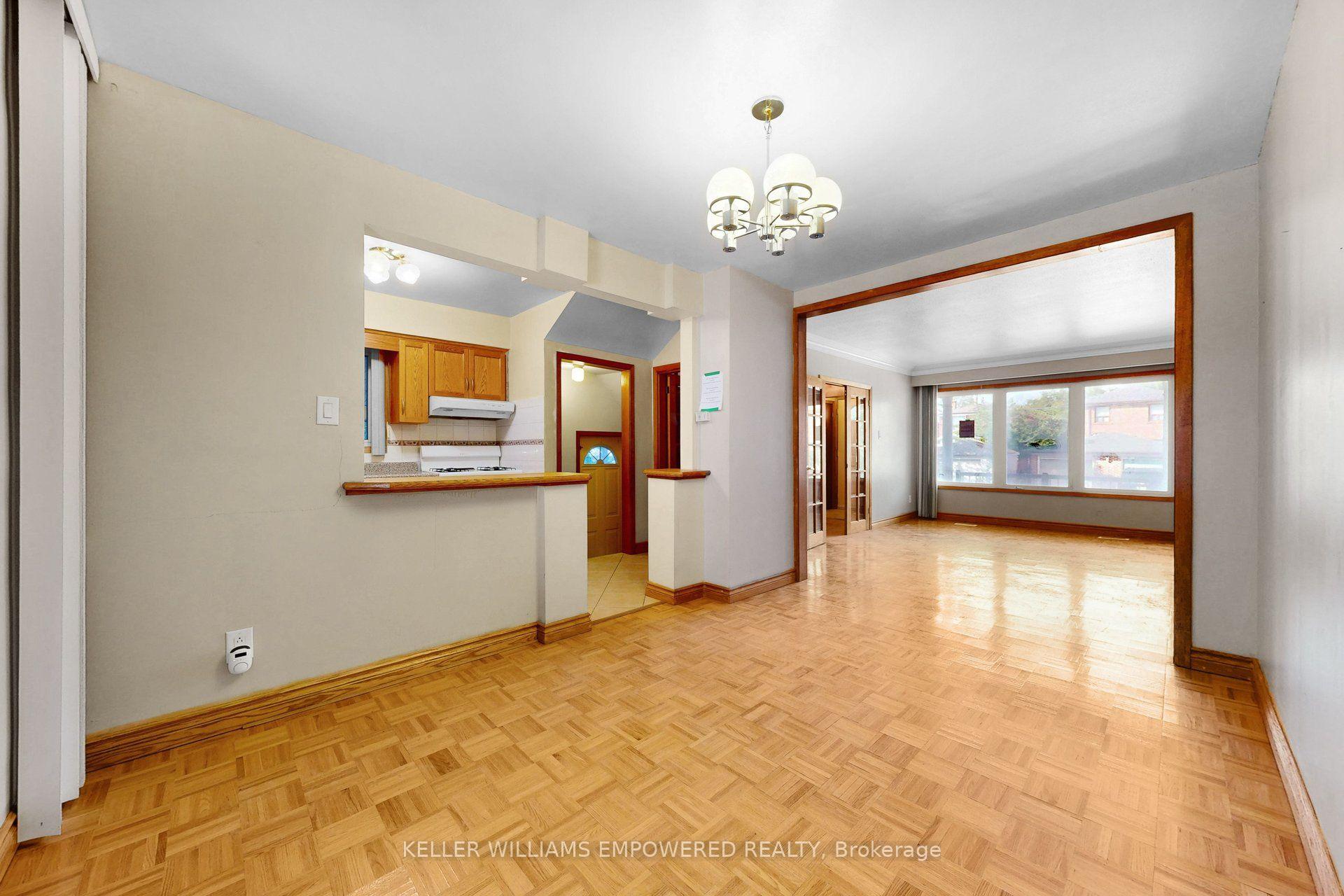 Photo 12 of 3 Hilldale Road, Toronto, Rockcliffe-Smythe — HOMEH