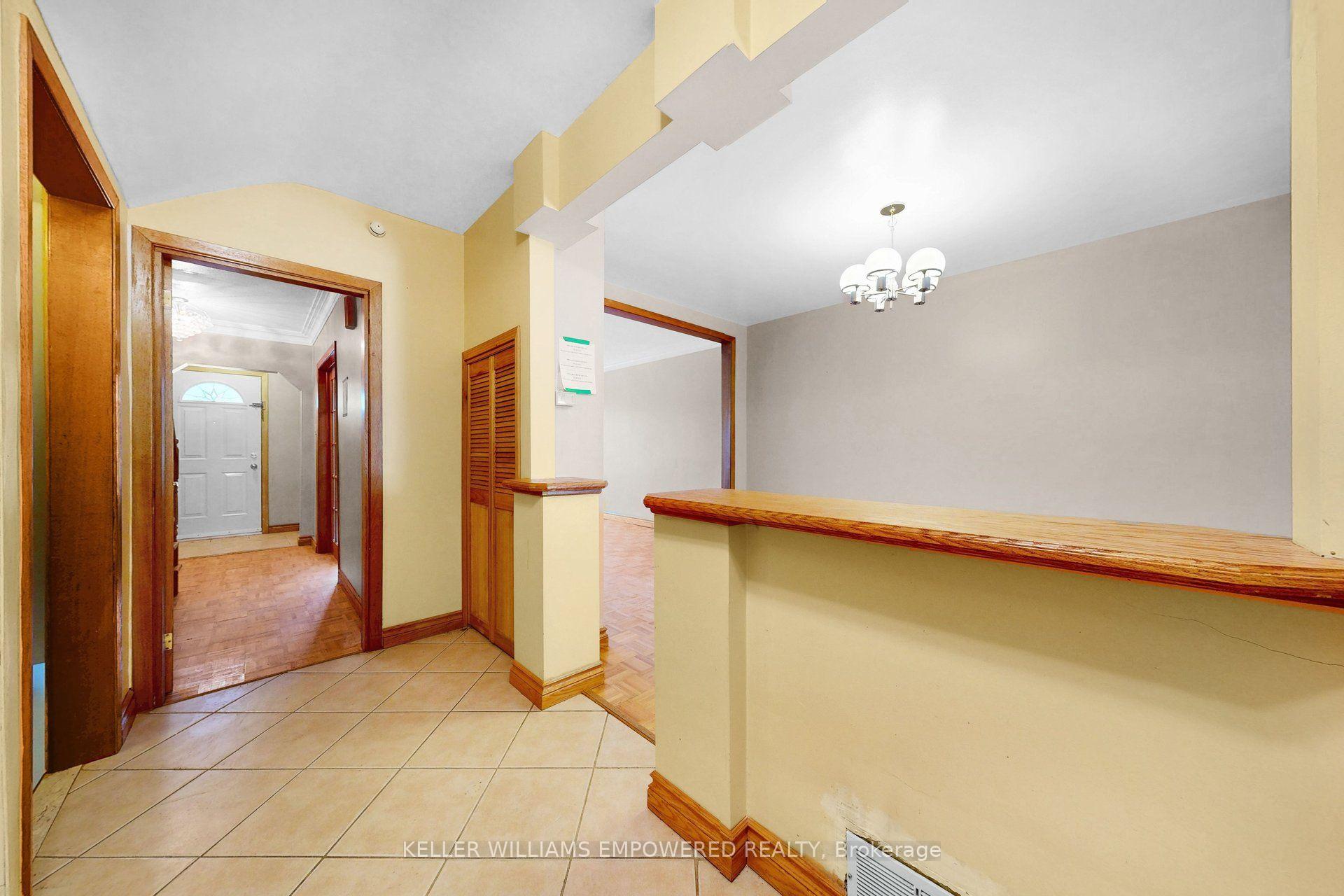 Photo 16 of 3 Hilldale Road, Toronto, Rockcliffe-Smythe — HOMEH