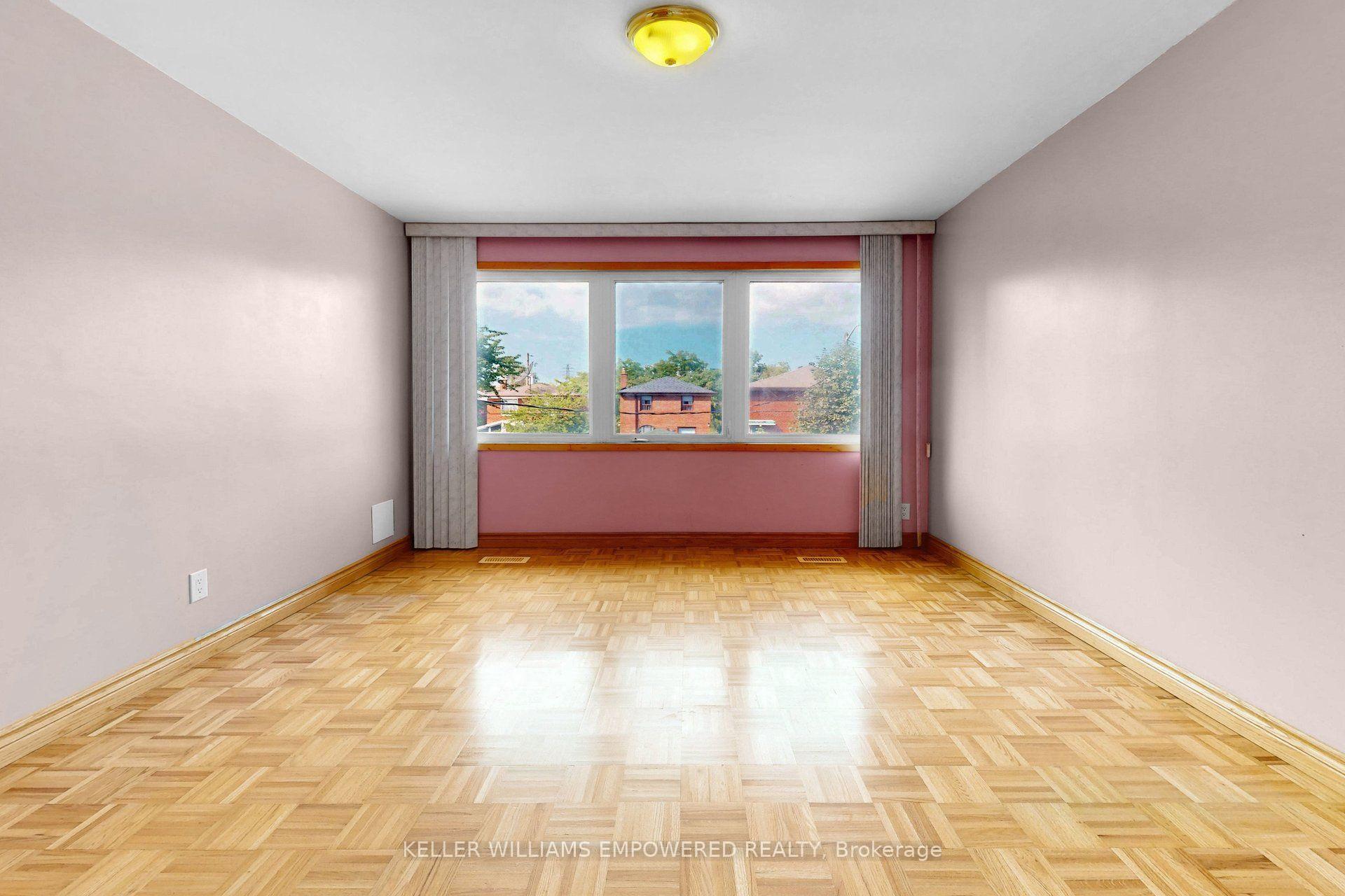 Photo 20 of 3 Hilldale Road, Toronto, Rockcliffe-Smythe — HOMEH