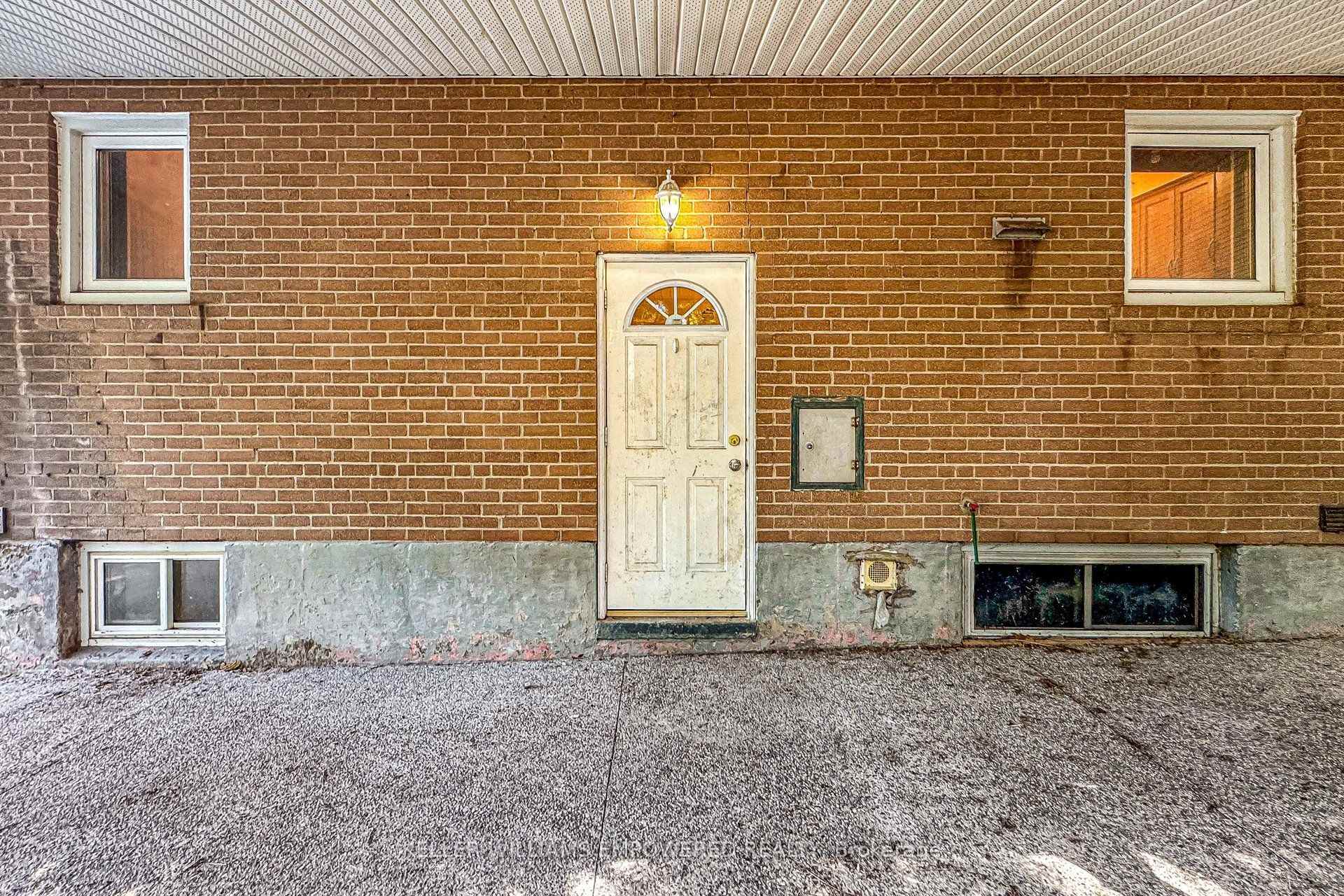 Photo 38 of 3 Hilldale Road, Toronto, Rockcliffe-Smythe — HOMEH