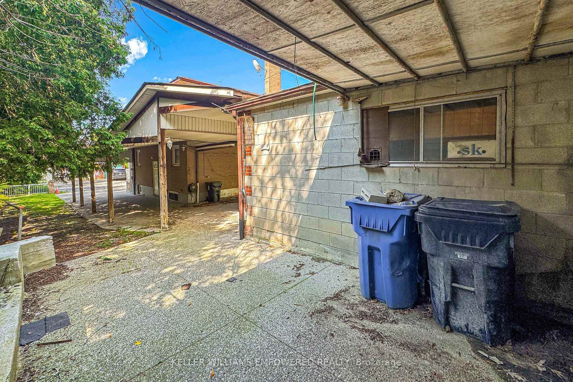 Photo 43 of 3 Hilldale Road, Toronto, Rockcliffe-Smythe — HOMEH