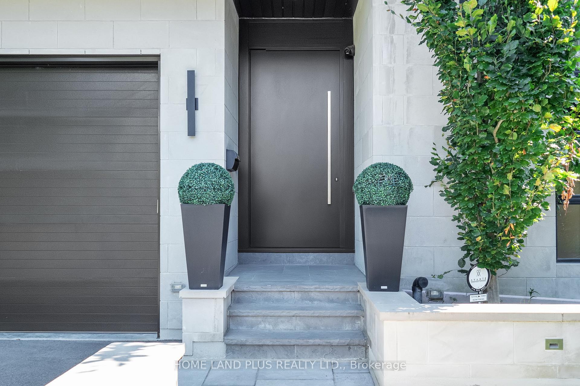 Photo 3 of 127 Ridley Boulevard, Toronto, Bedford Park-Nortown — HOMEH