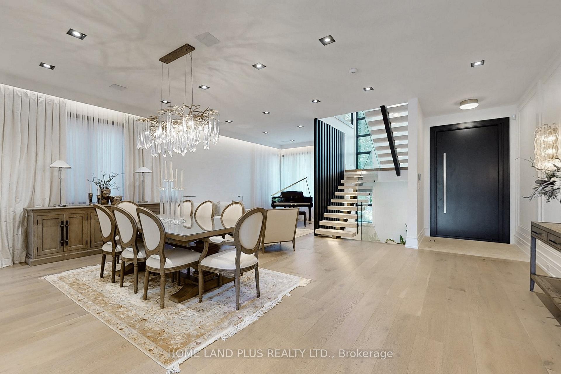 Photo 9 of 127 Ridley Boulevard, Toronto, Bedford Park-Nortown — HOMEH