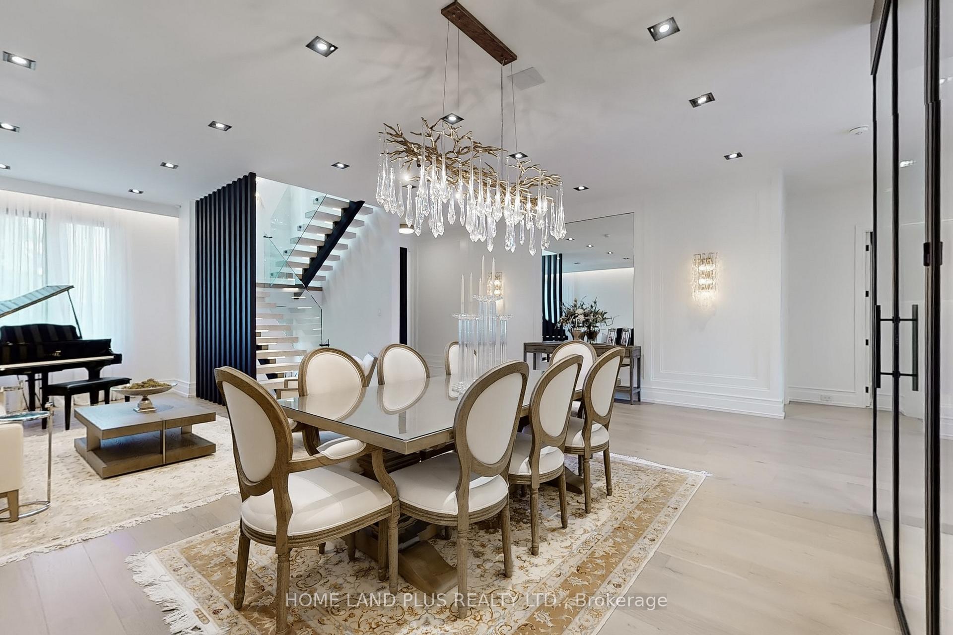 Photo 10 of 127 Ridley Boulevard, Toronto, Bedford Park-Nortown — HOMEH