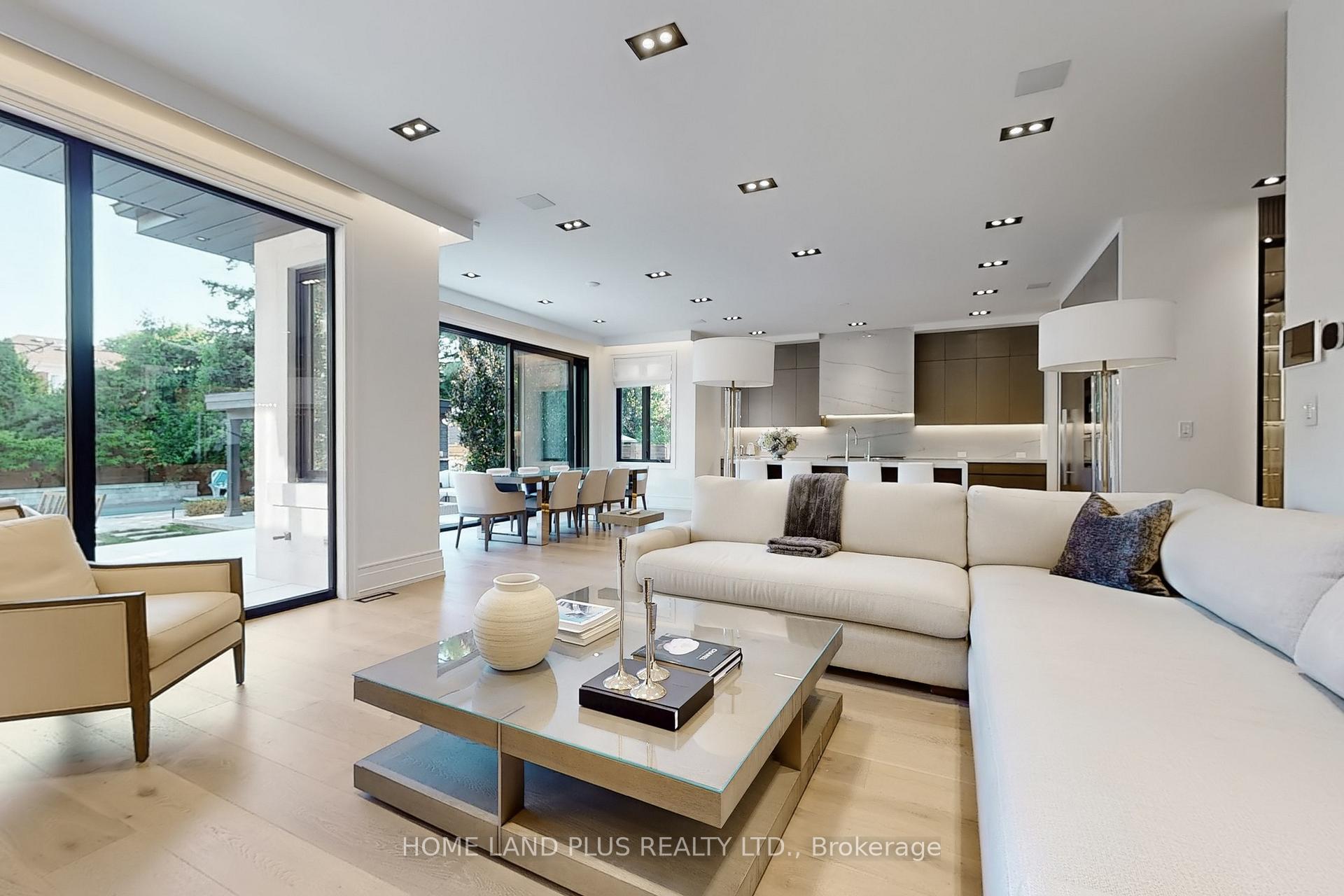 Photo 13 of 127 Ridley Boulevard, Toronto, Bedford Park-Nortown — HOMEH